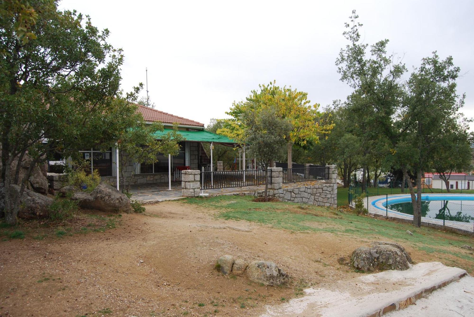 Camping De Cervera De Buitrago エクステリア 写真