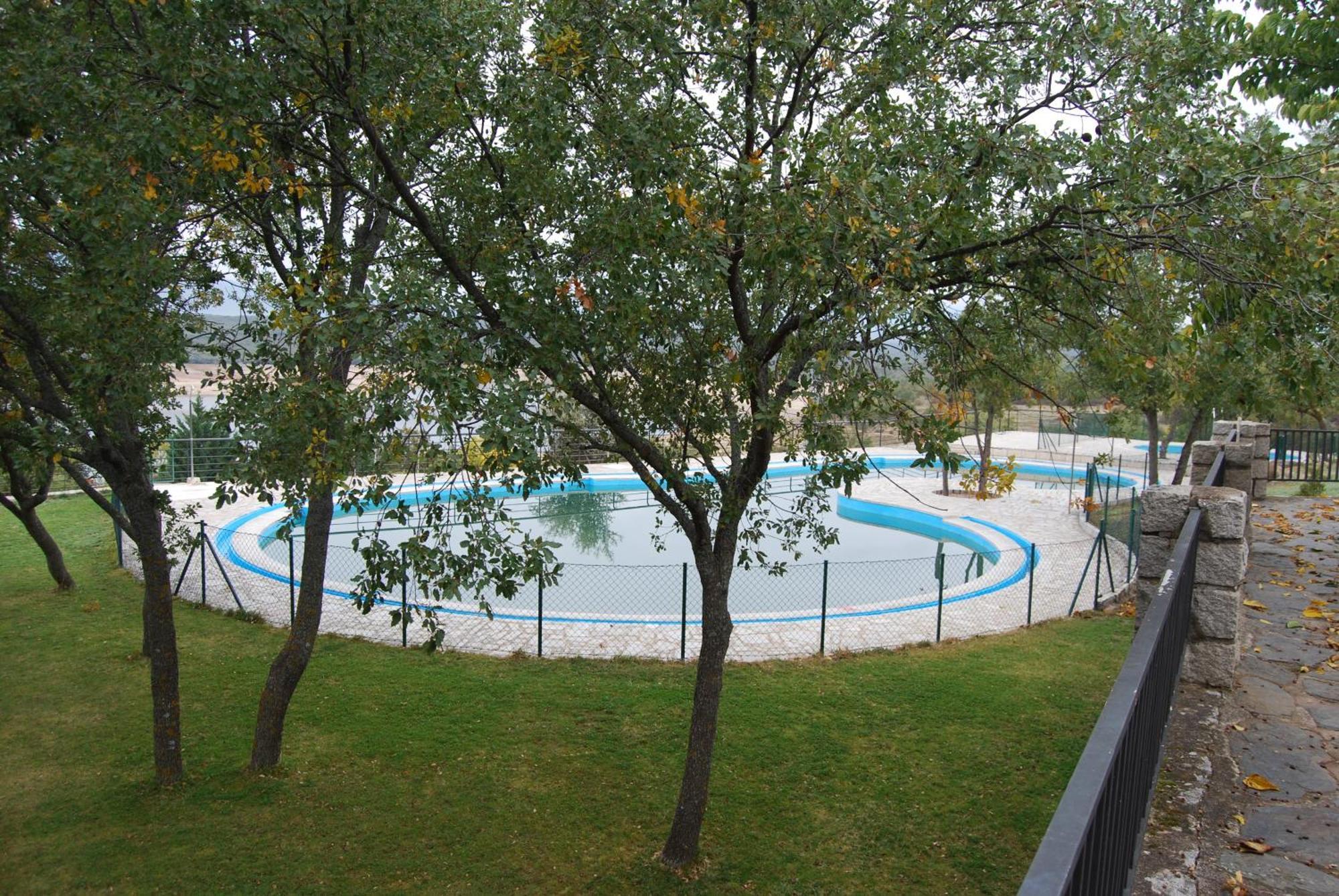 Camping De Cervera De Buitrago エクステリア 写真